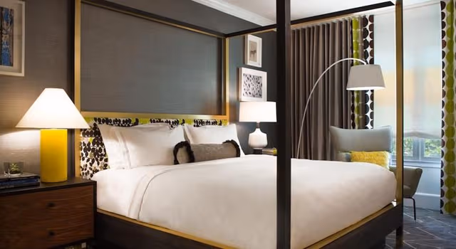DOUBLE DELUXE KING BED