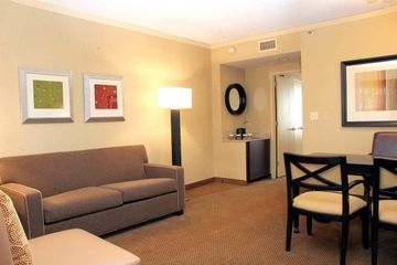 EMBASSY SUITES CHICAGO - NORTH1