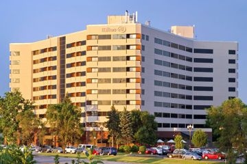 HILTON CHICAGO-OAK BROOK SUITE0