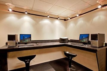 Holiday Inn & Suites Chicago Downtown2