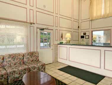 RODEWAY INN & SUITES OLATHE