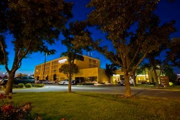 DOUBLETREE BY HILTON WICHITA AIRPORT0