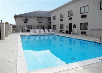 QUALITY INN DANVILLE3