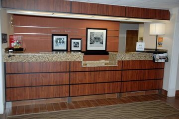 HAMPTON INN HORSE CAVE KY3