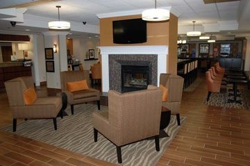 HAMPTON INN HORSE CAVE KY1