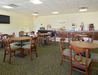 DAYS INN4