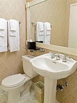 GOLDEN TULIP BETHESDA COURT HOTEL