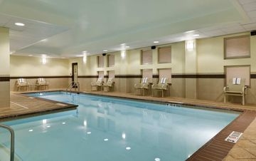 HAMPTON INN - SUITES NATIONAL4