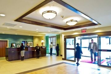 HAMPTON INN - SUITES NATIONAL1