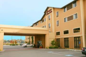 HAMPTON INN - SUITES BURLINGTO HAMPTON INN - SUITES BURLINGTO