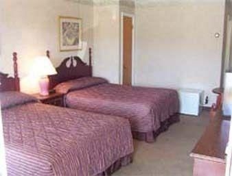 KNIGHTS INN LENOX2
