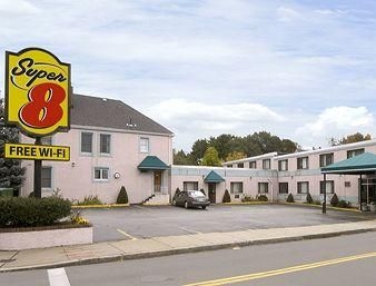Super 8 Watertown/Cambridge/Boston Area3