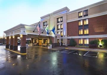 Holiday Inn Express Reston/Herndon Dulles Airport Holiday Inn Express Reston/Herndon Dulles Airport
