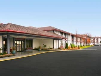 DAYS INN LANSING DAYS INN LANSING