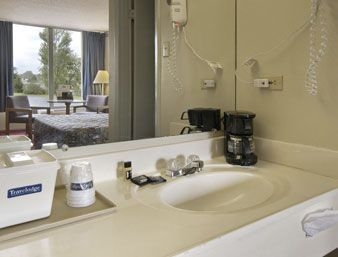 TRAVELODGE COLUMBIA2