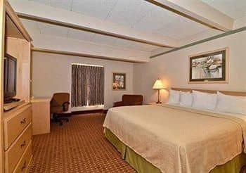 QUALITY INN LAKE OZARK QUALITY INN LAKE OZARK