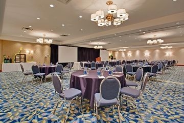 Holiday Inn Calgary Macleod Trail2