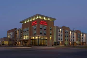 HAMPTON INN - SUITES OMAHA-DOW HAMPTON INN - SUITES OMAHA-DOW