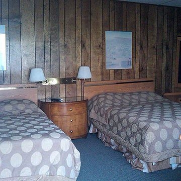 The Atomic Inn4