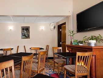 DAYS INN KEENE NH4