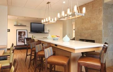 แฮมป์ตัน อินน์ ไวท์ เพลนส์ / แทร์รีทาวน์ (Hampton Inn White Plains/Tarrytown)1