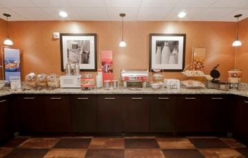 แฮมป์ตันอินน์ บิงแฮมตัน/จอห์นสันซิตี้ (Hampton Inn Binghamton/Johnson City)1