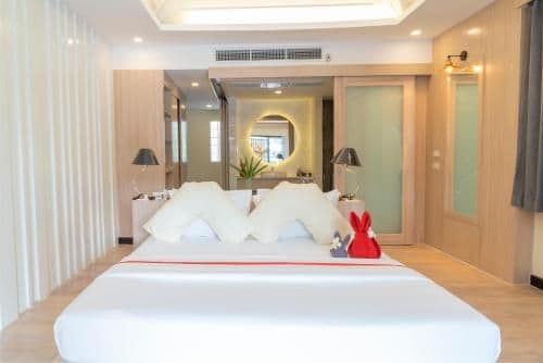 Cottage with Pool Access