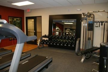 แฮมป์ตัน อินน์ สวีท แพลตต์สเบิร์ก (Hampton Inn Suites Plattsburgh)1