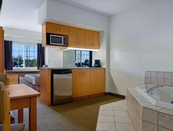 MICROTEL INN & SUITES PLATTSBURGH4