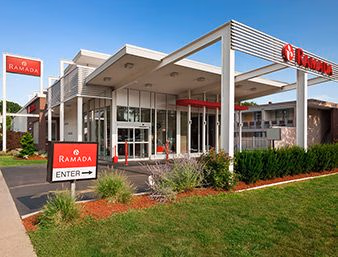Ramada by Wyndham Rockville Centre0