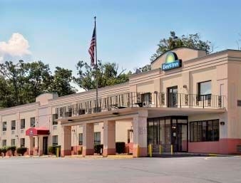 เรดรูฟ อินน์แอนด์สวีทส์ นิวเบิร์ก – สนามบินสจ๊วร์ต/เวสต์พอยต์ (Red Roof Inn & Suites Newburgh – Stewart Airport/ West Point)0