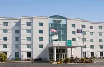 เอมบาสซี สวีท ซีราคิวส์ (Embassy Suites Syracuse)0