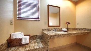 Best Western Plus Ticonderoga Inn and Suites3
