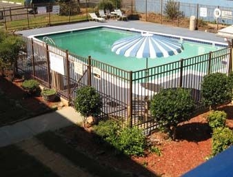 DAYS INN NORTH/UNCC2