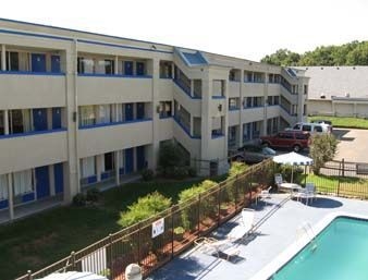 DAYS INN NORTH/UNCC1