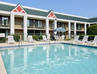 DAYS INN CORNELIUS LAKE NORMAN1