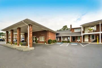 BEST WESTERN ELDRETH INN AT MT. JEFFERSON BEST WESTERN ELDRETH INN AT MT. JEFFERSON