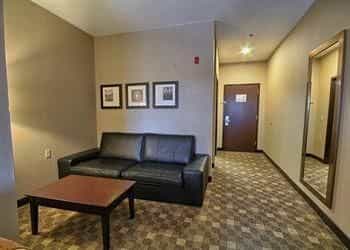 COMFORT SUITES PERRYSBURG