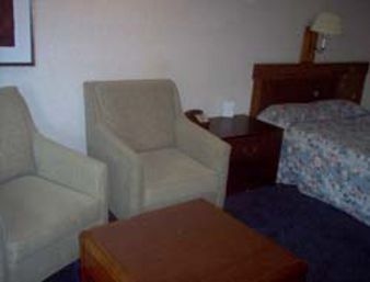 KNIGHTS INN XENIA2