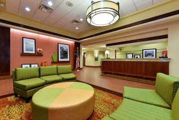 HAMPTON INN PHILADELPHIA-BRIDG2