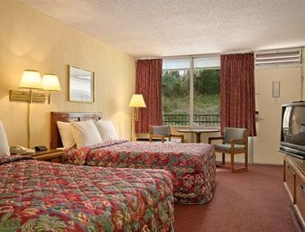 Days Inn Bristol Parkway3