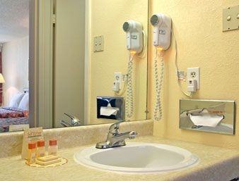 Days Inn Bristol Parkway2