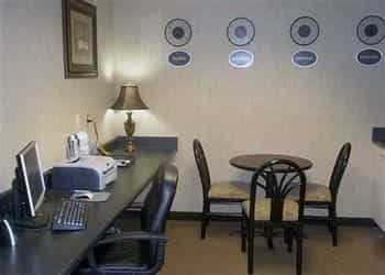 COMFORT INN BLYTHEWOOD