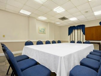 DAYS INN CHARLESTON HISTORIC D2