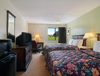 DAYS INN CHATTANOOGA AIRPORT4