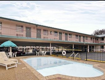 Days Inn University1