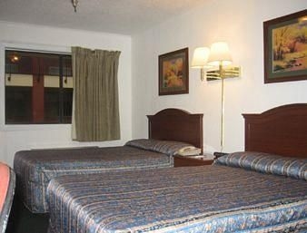KNIGHTS INN BEAUMONT2