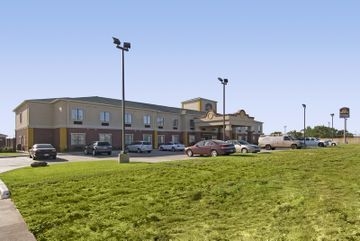 BEST WESTERN LITTLEFIELD INN & SUITES0