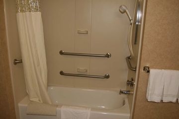 HAMPTON INN - SUITES SAN MARCO2