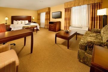 HAMPTON INN - SUITES SAN ANTON4